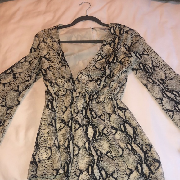 Tobi Snakeskin romper - Picture 2 of 4